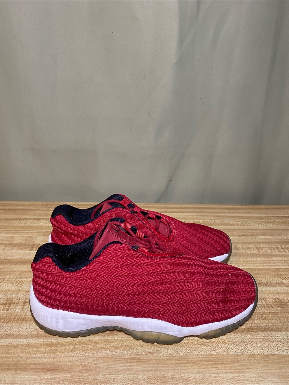 Nike Air Jordan Future Low (BG) Gym Red Tour WhiteSneakers 724813-600 size 5.5y